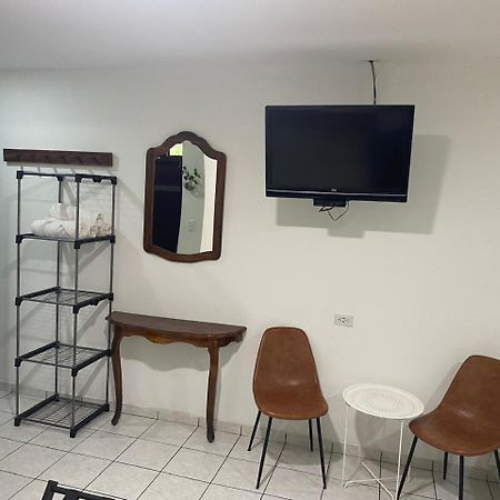 Berlor Airport Inn Río Segundo Buitenkant foto