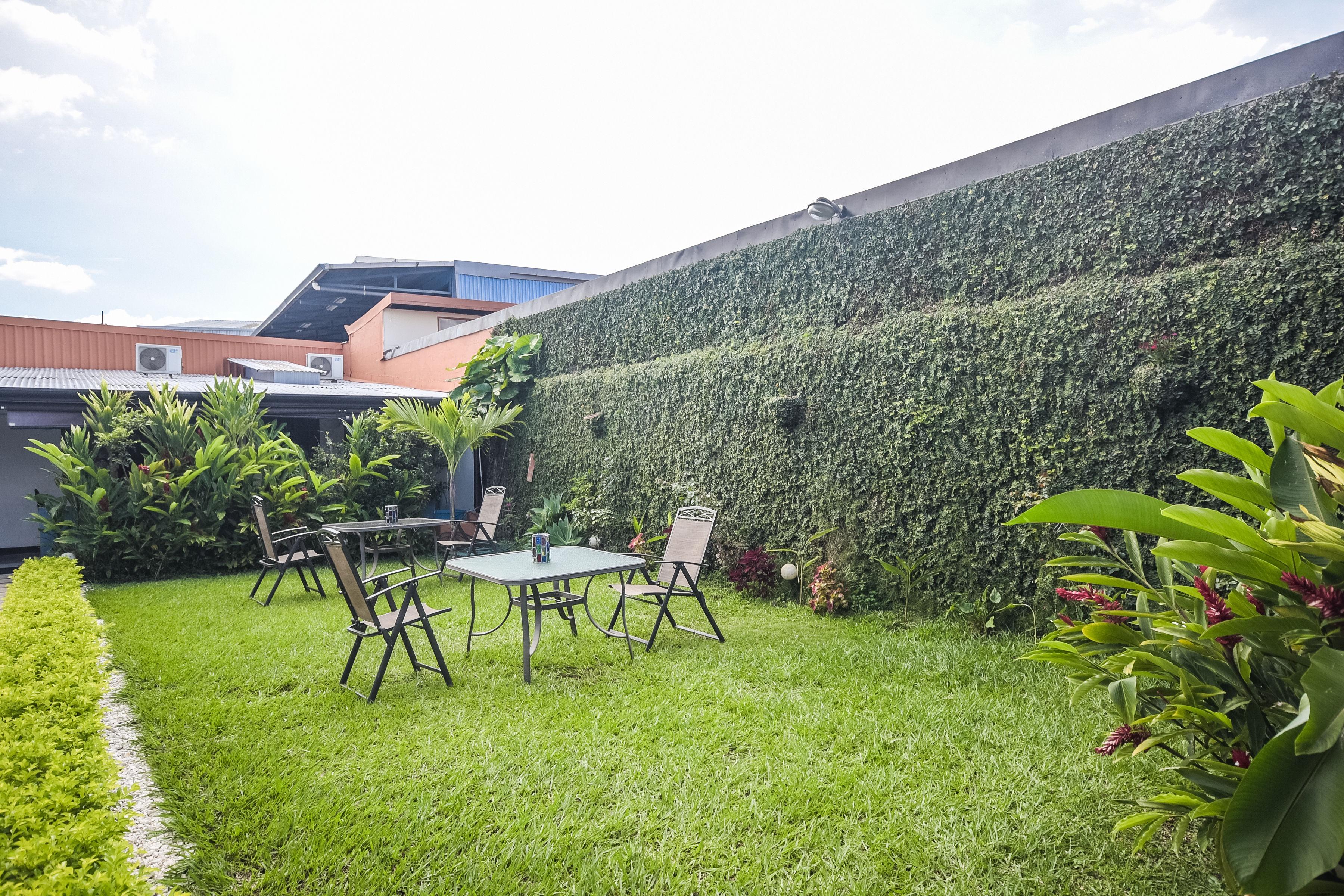 Berlor Airport Inn Río Segundo Buitenkant foto